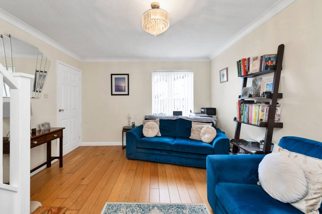 Property photo 3 of 11