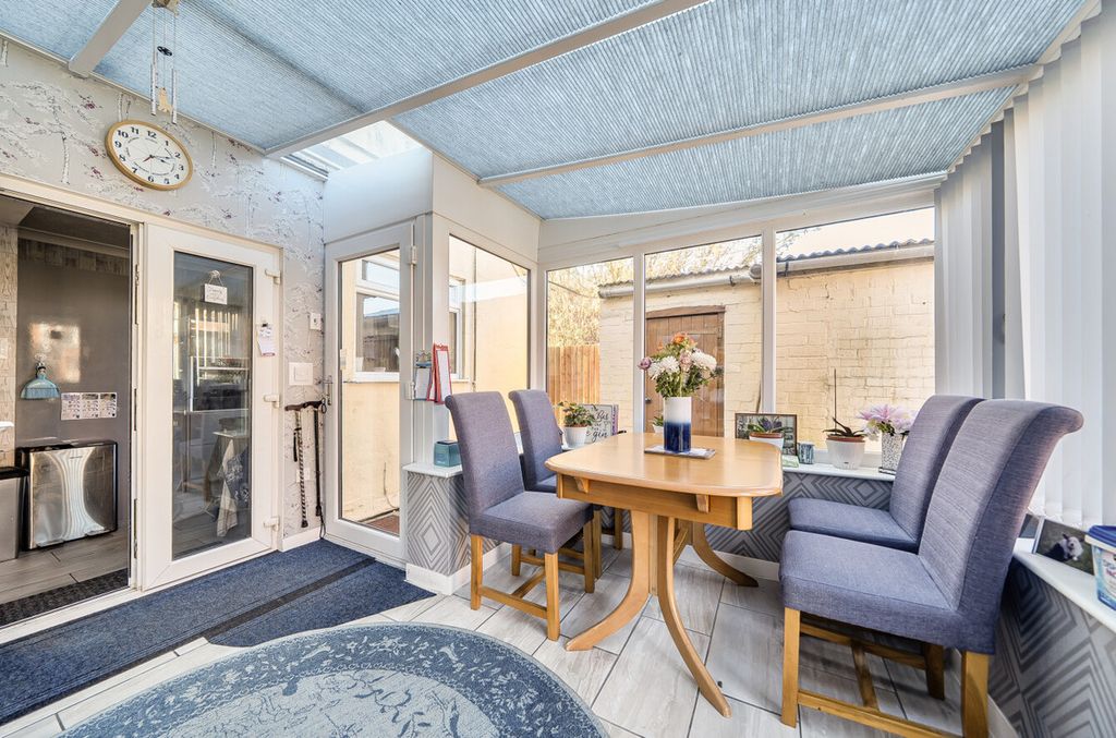 Property photo 2 of 23