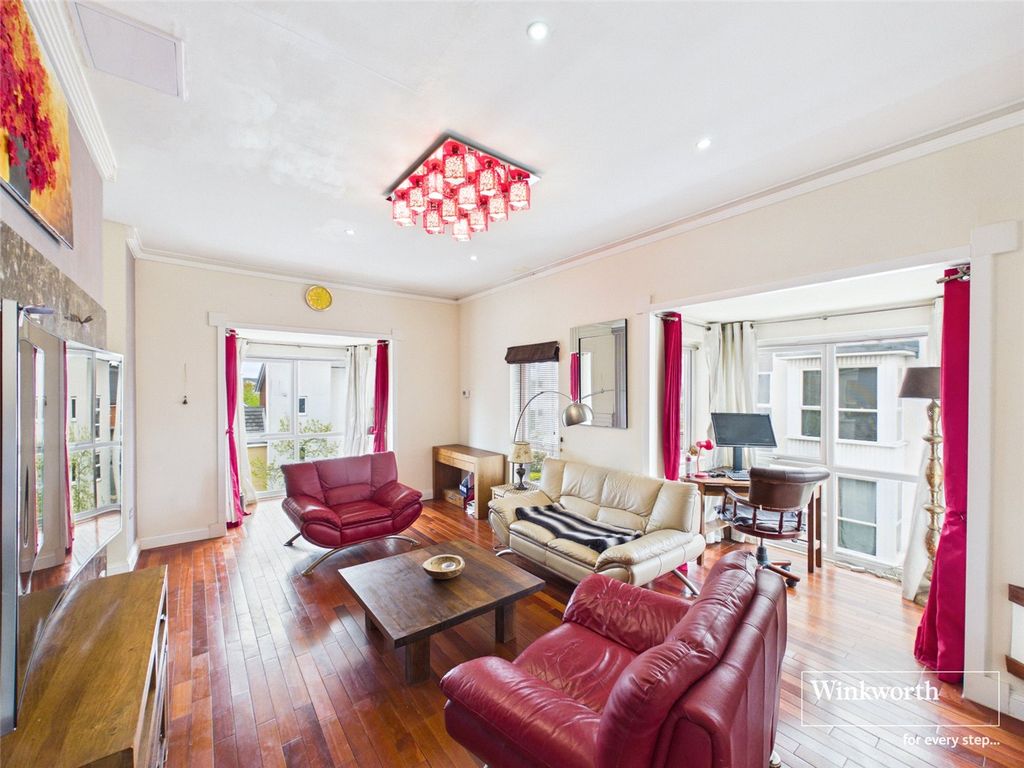 Property photo 2 of 15 Picture No. 13