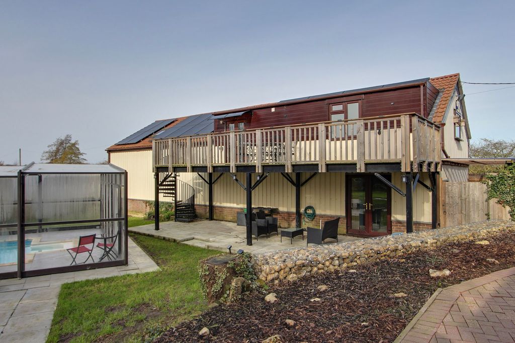 Property photo 3 of 68