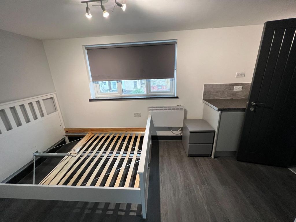 Property photo 1 of 2