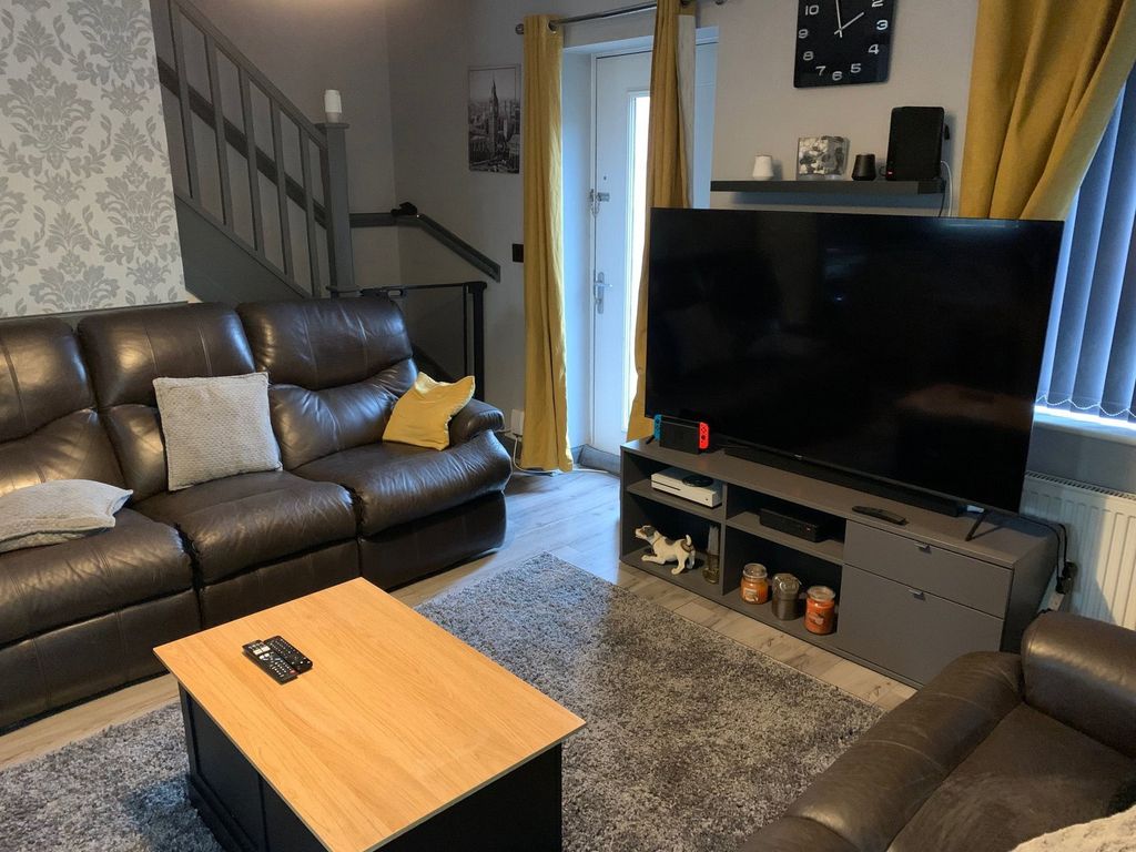 Property photo 2 of 21
