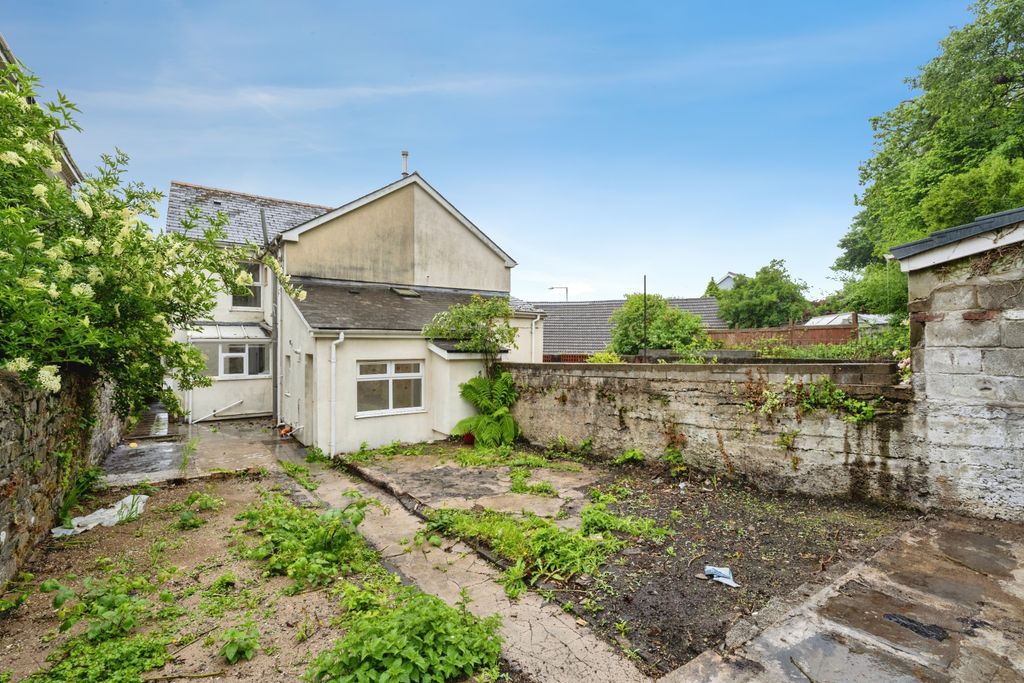 Property photo 3 of 15