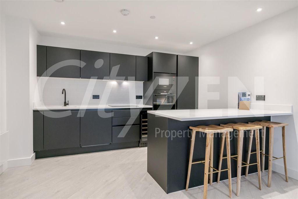 Property photo 2 of 19 Kitchen