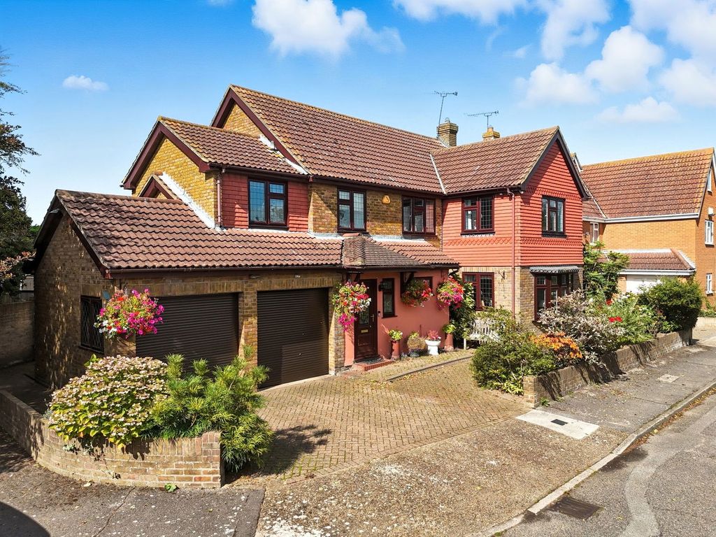 Property photo 1 of 33