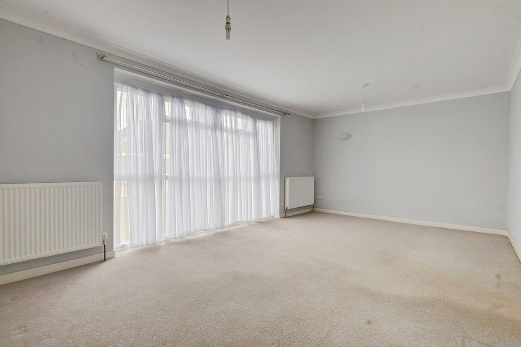 Property photo 3 of 41