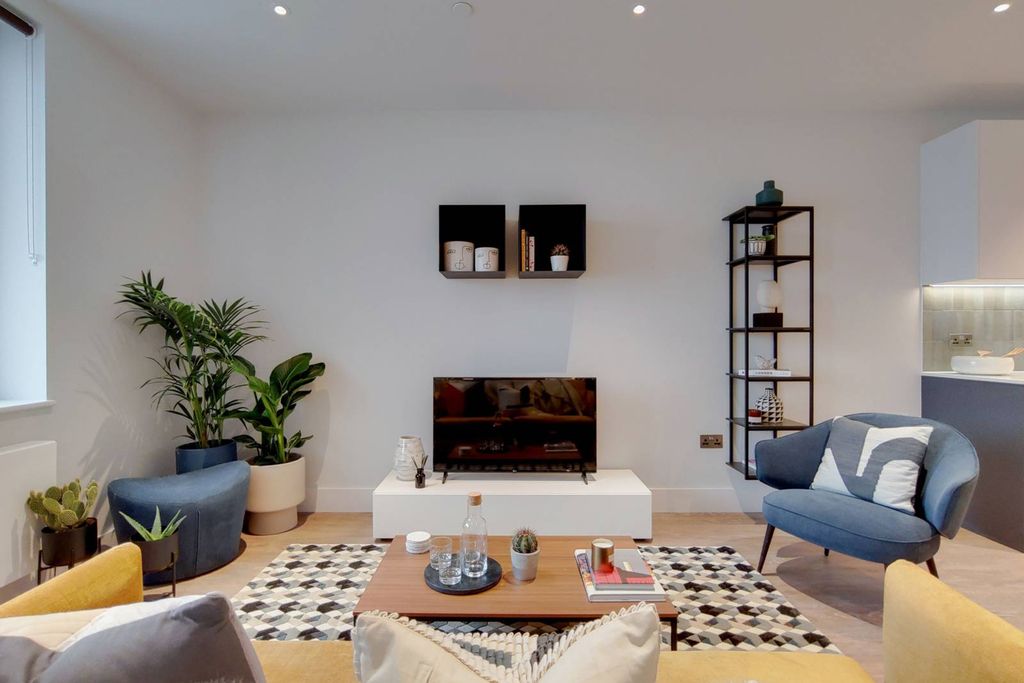 Property photo 2 of 12