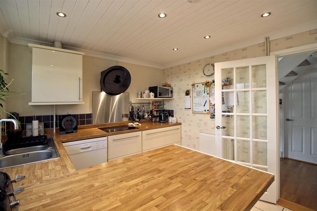 Property photo 3 of 38 Kitchen