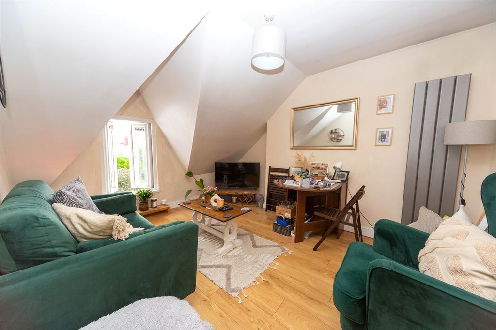 Property photo 3 of 10 Picture No. 04
