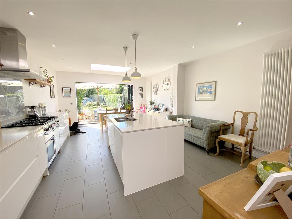 Property photo 3 of 16