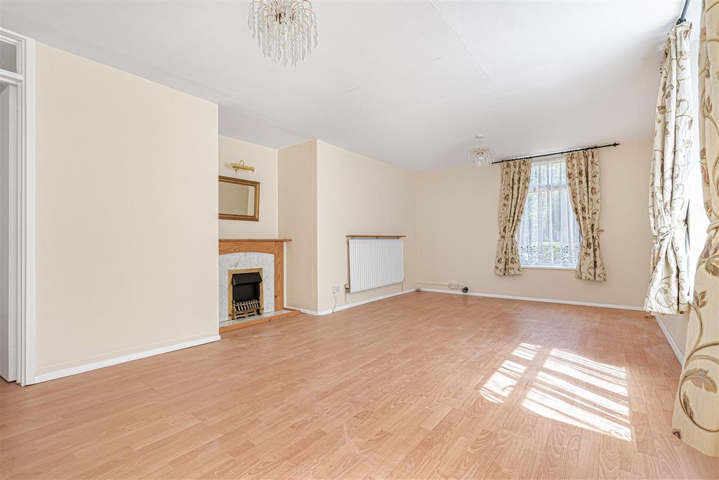 Property photo 2 of 19 15_87183.Jpg