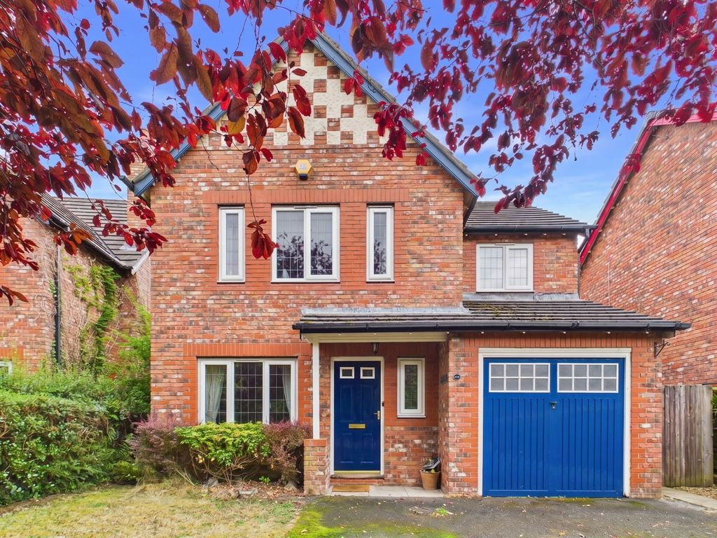 Property photo 1 of 14 Sandringham Close - Ewemove - External Front
