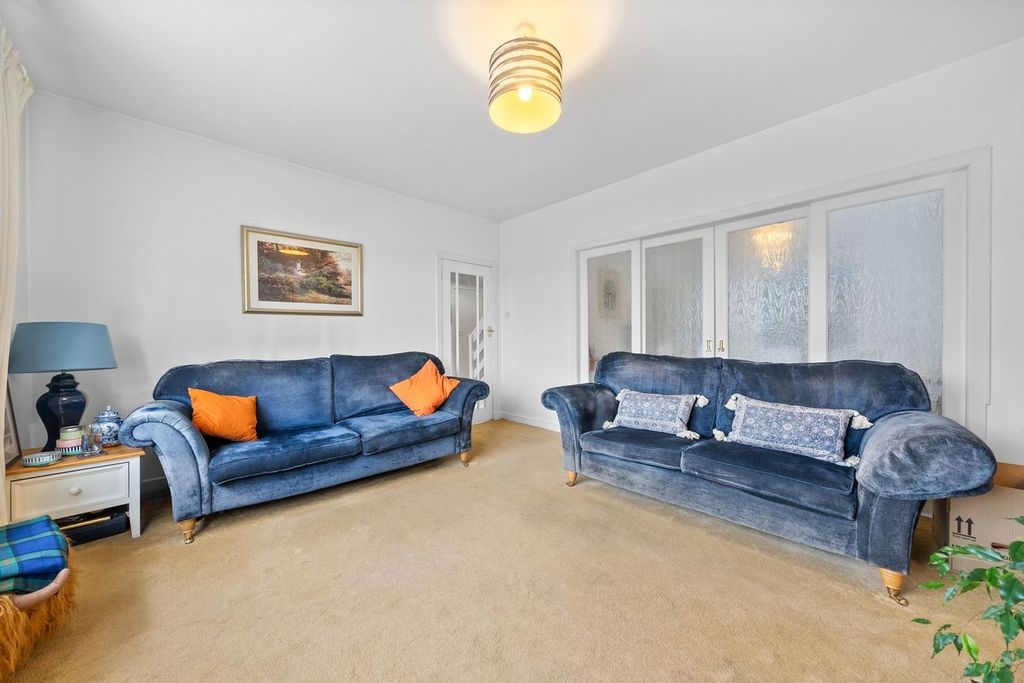 Property photo 3 of 34