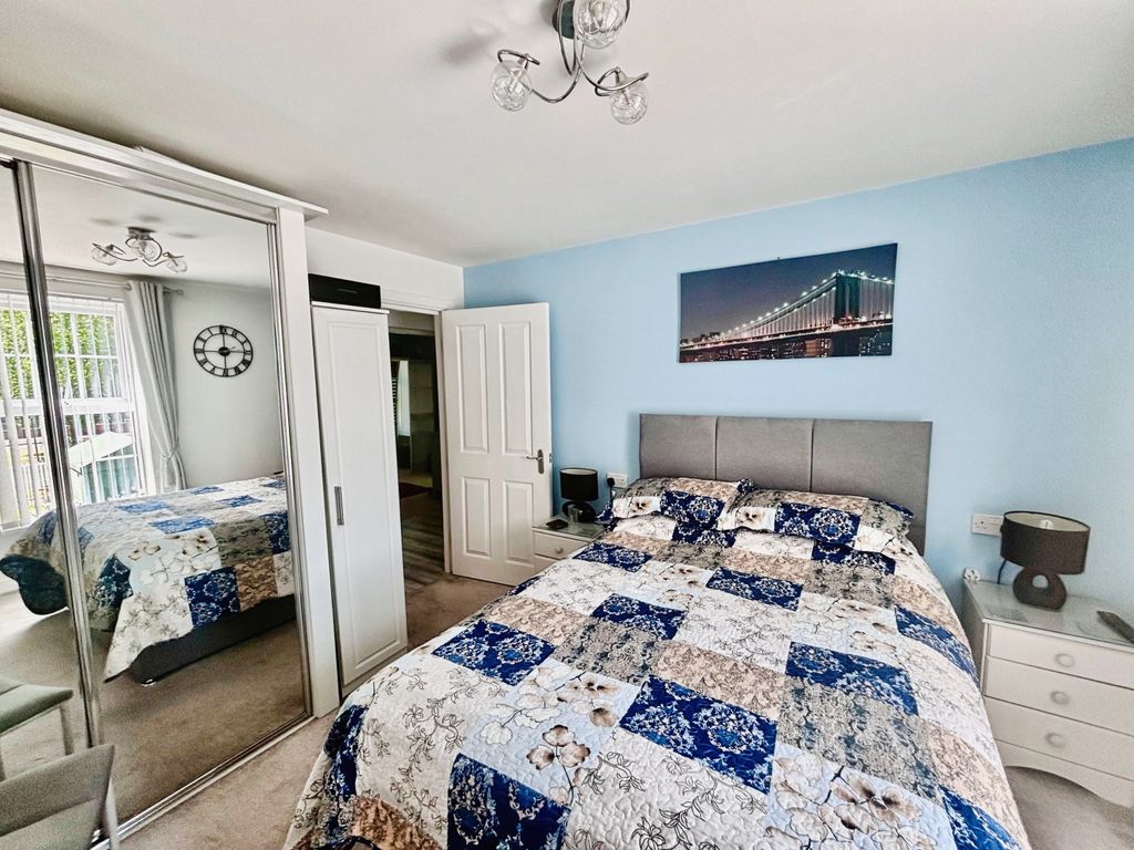2 bed flat for saleDunsley House Hessle Road, Hull HU4 photo 4