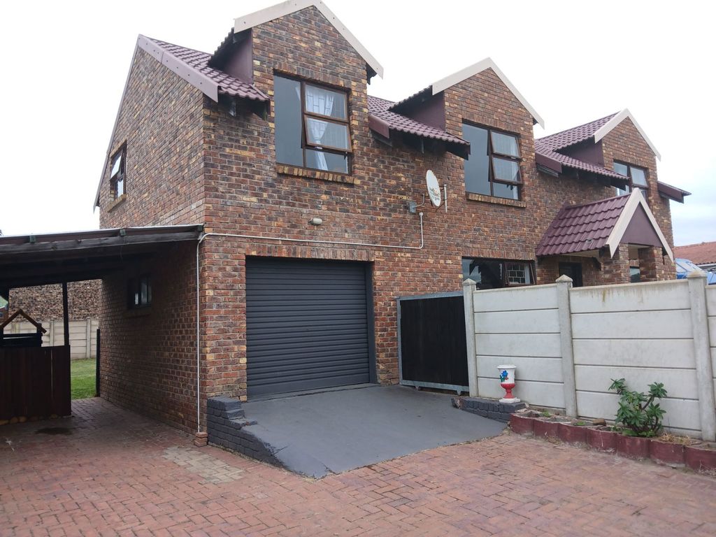 Property photo 1 of 33 1Jf1693290