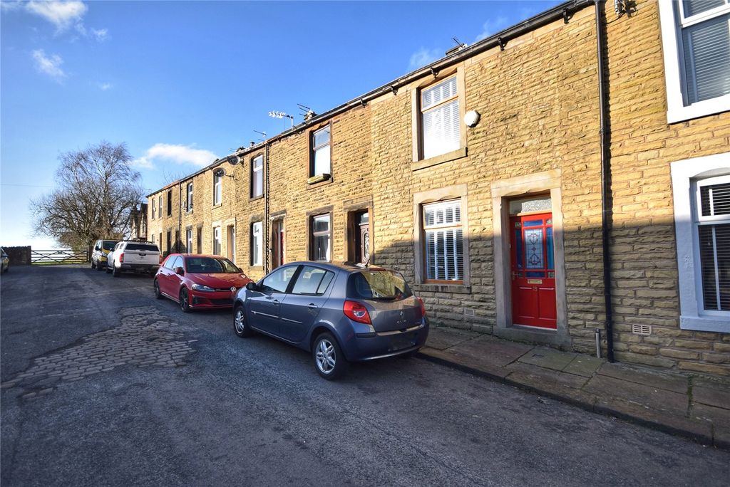 Property photo 1 of 19 External