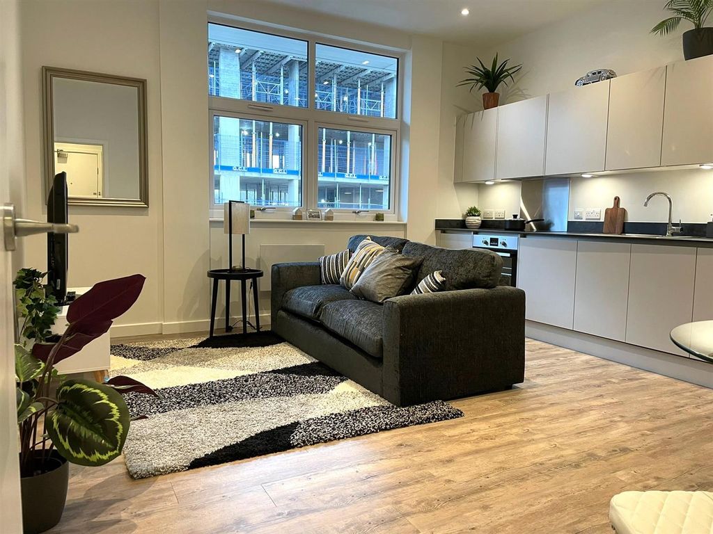 Property photo 1 of 9 Livrm.Jpg