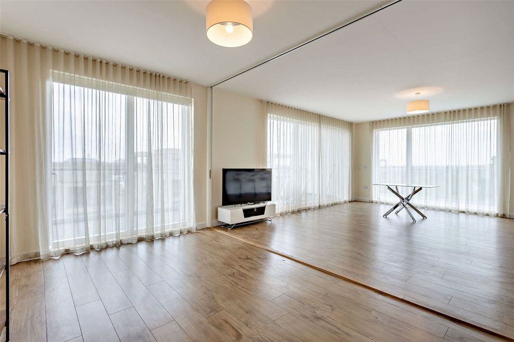 Property photo 2 of 14 Living Room