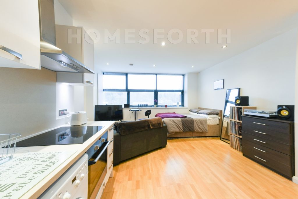 Property photo 1 of 5 Photo 4