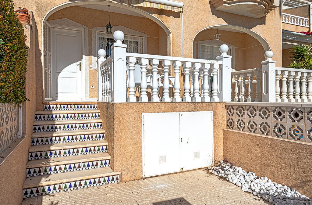 Property photo 3 of 32