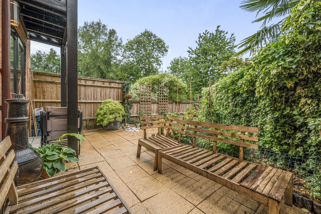 Property photo 3 of 26 1296380-16-6835Ad...