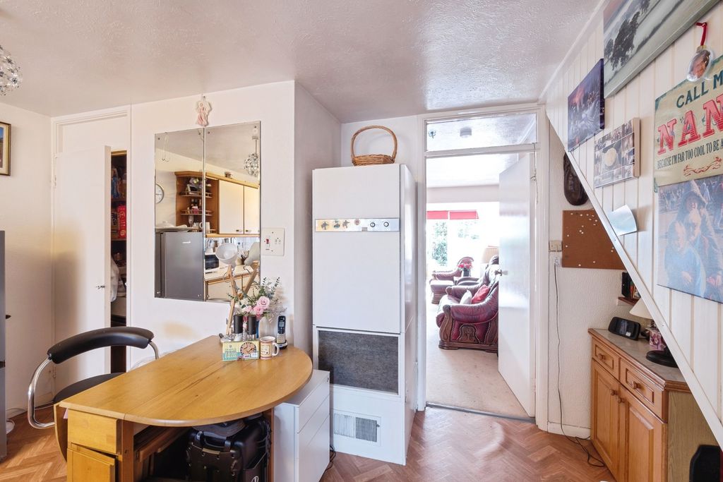 Property photo 3 of 13 Pbox-Img.Jpg