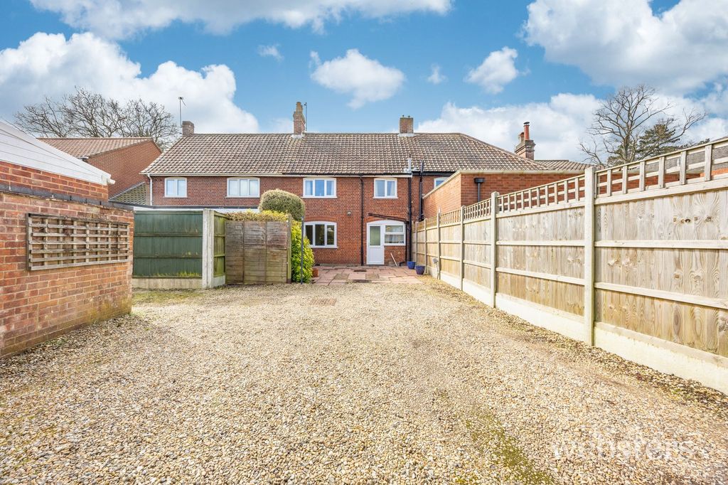 Property photo 2 of 21