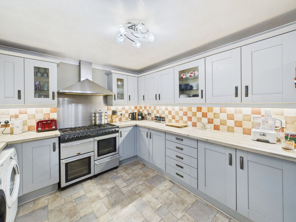 Property photo 3 of 26