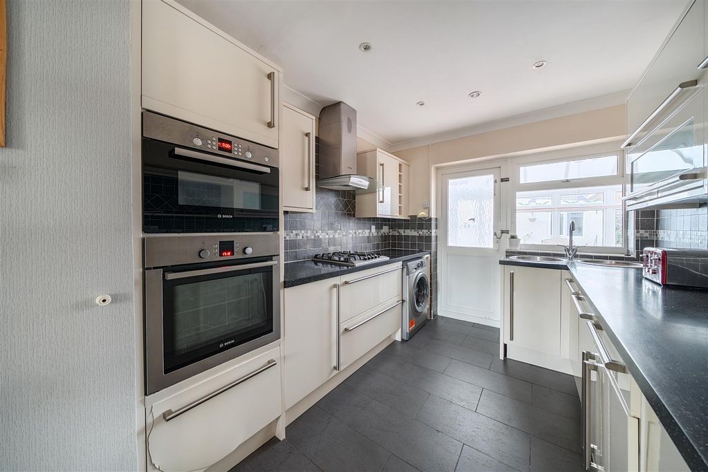 Property photo 2 of 21 Kitchen