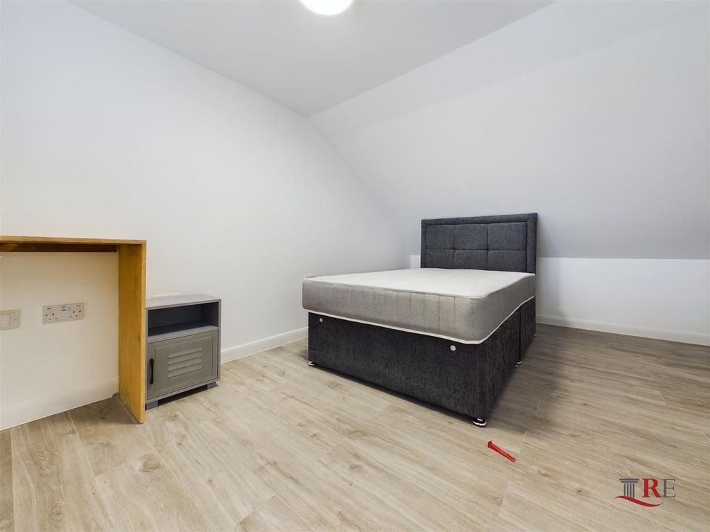 Property photo 2 of 11 Cam02489G0-Pr0047-Still027.Jpg