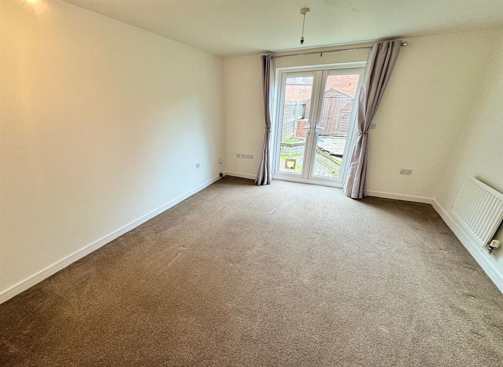 Property photo 2 of 11 Lounge Diner..Jpg