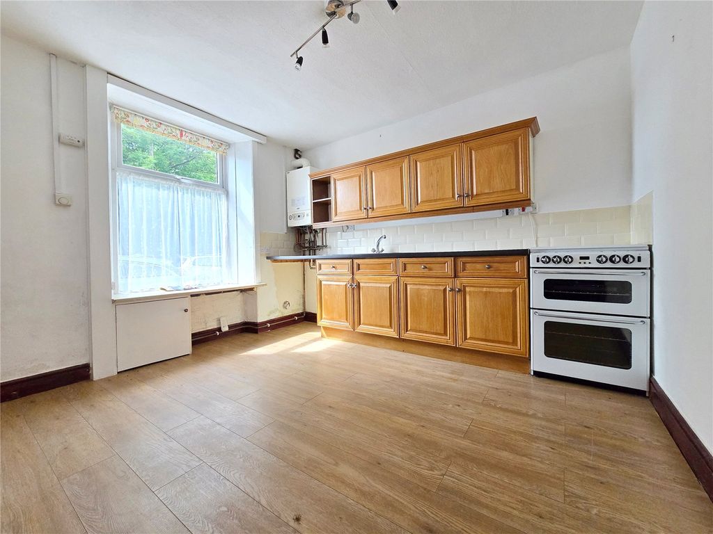 Property photo 2 of 16 Kitchen Dining Room