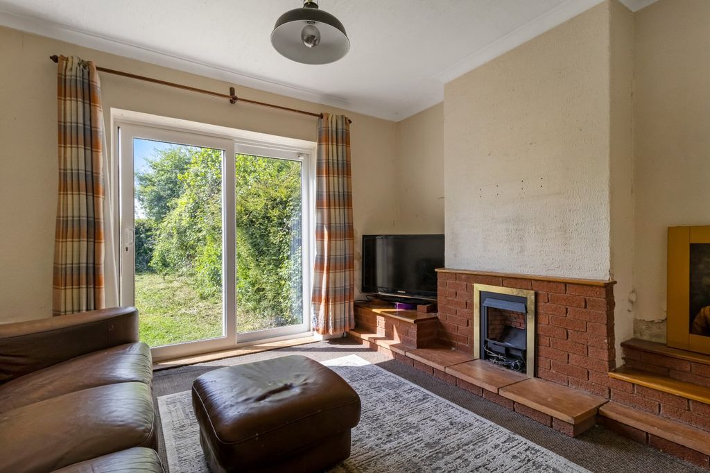 Property photo 2 of 28 Picture No. 21