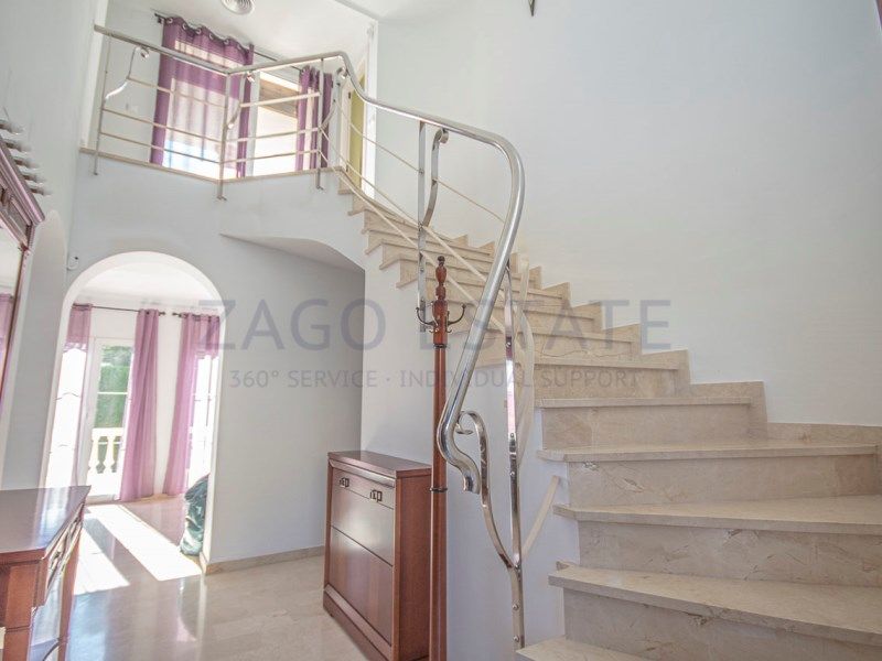 Property photo 3 of 37