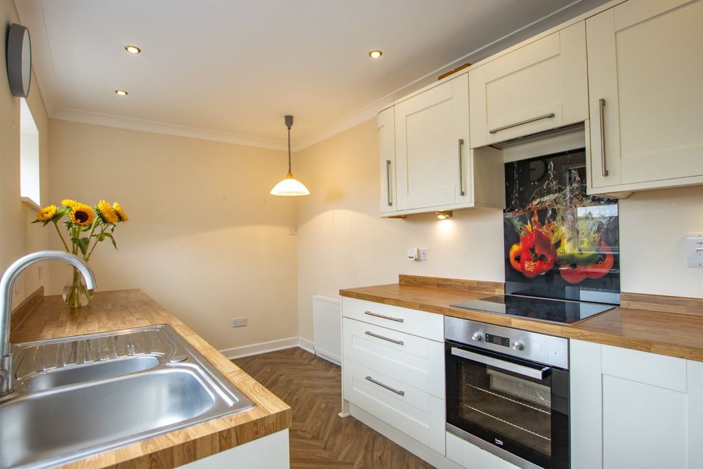 Property photo 3 of 18 5442922