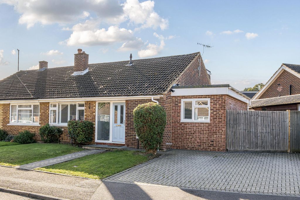 Property photo 1 of 20 Front (Exterior)