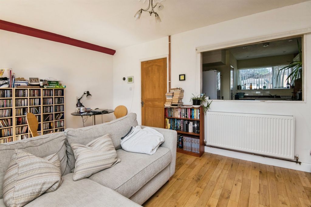 Property photo 3 of 17