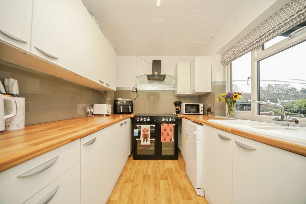 Property photo 3 of 20