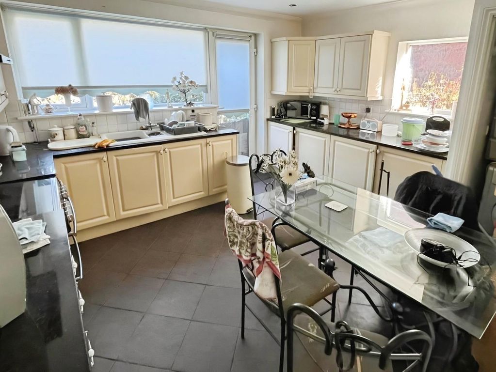 Property photo 3 of 10 33d90985-D-Huuy7Tduoasyxost-Beq.Jpg