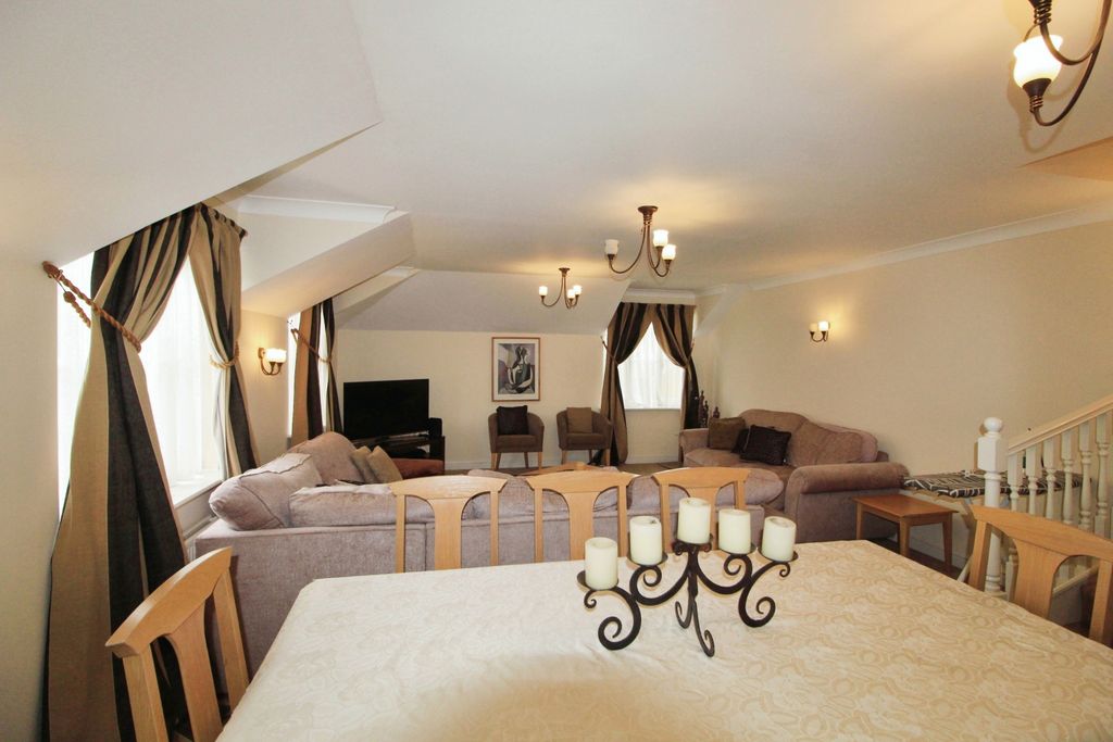 Property photo 3 of 20 Gallery