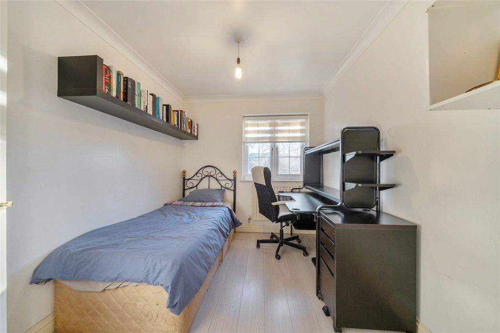 Additional image 31 of 6 bed country house for saleSandringham Drive, Dartford, Kent DA2