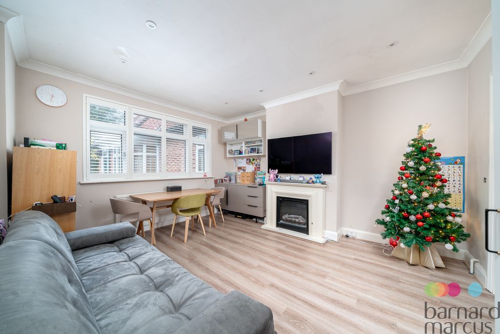 Property photo 3 of 15