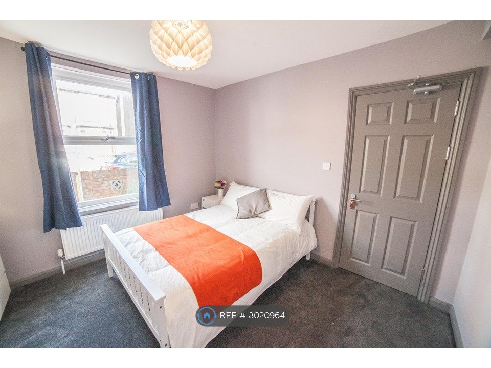 Property photo 1 of 13 Room 1