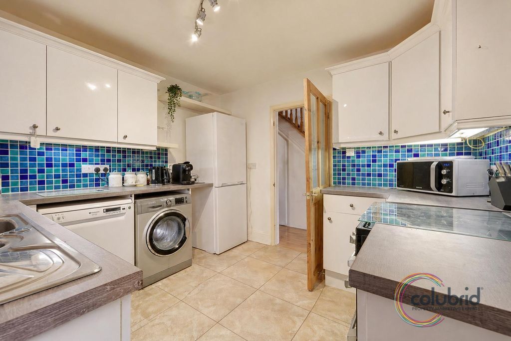 Property photo 2 of 18