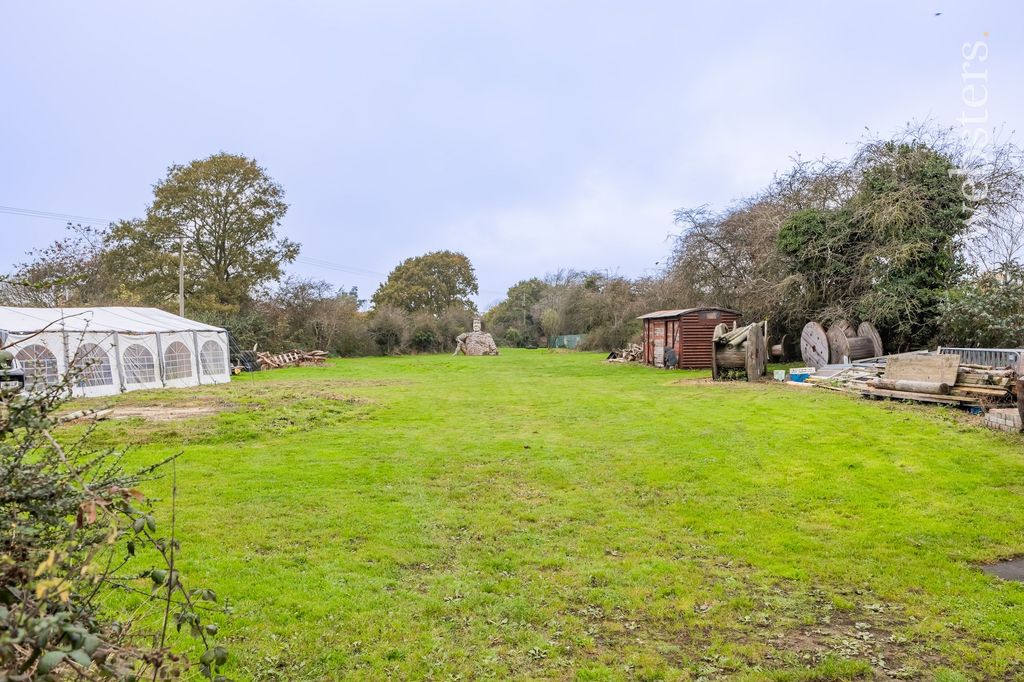 Property photo 2 of 13