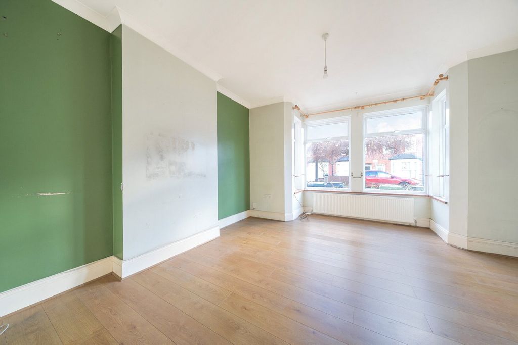 Property photo 2 of 19 Picture No. 41