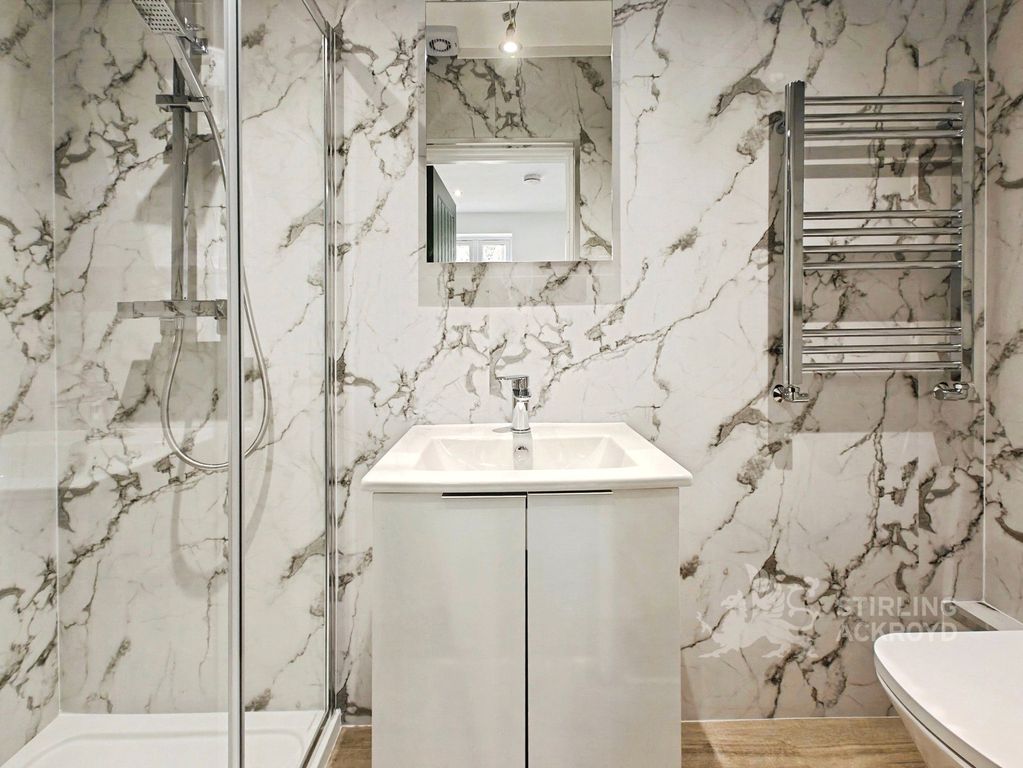 Property photo 2 of 7 Ensuite