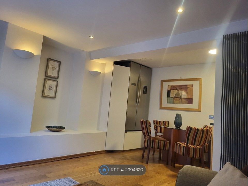 Property photo 1 of 12 Lounge 1