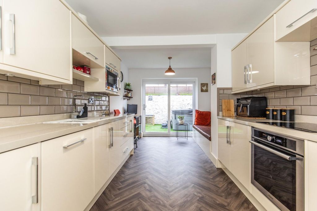 Property photo 2 of 24 Saltdean Vale32.Jpg