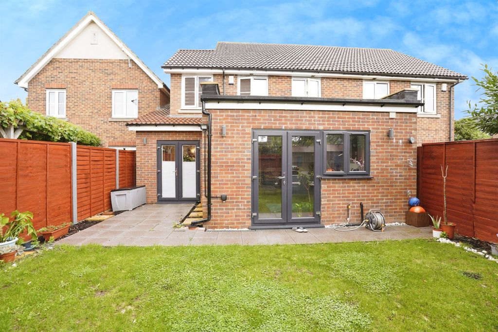 Property photo 2 of 17